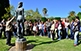 La visita guiada als Jardins del Príncep, un espai ple d'escultures de Santiago de Santiago.
