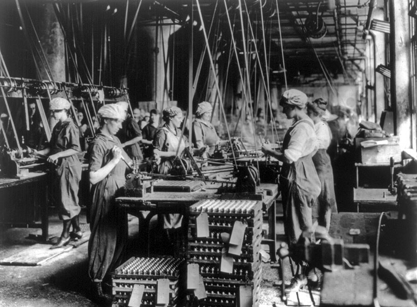Les dones que treballaven a les fàbriques d'armament tenien un sou remarcable, però una feina molt perillosa