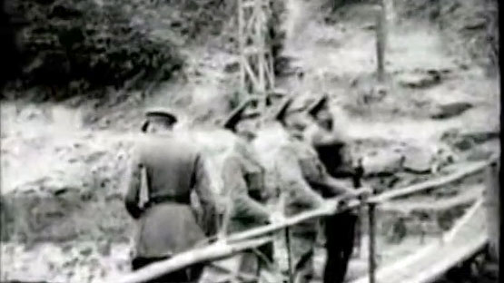 El mariscal britànic Douglas Haig inspeccionant les runes de la línia Hindenburg